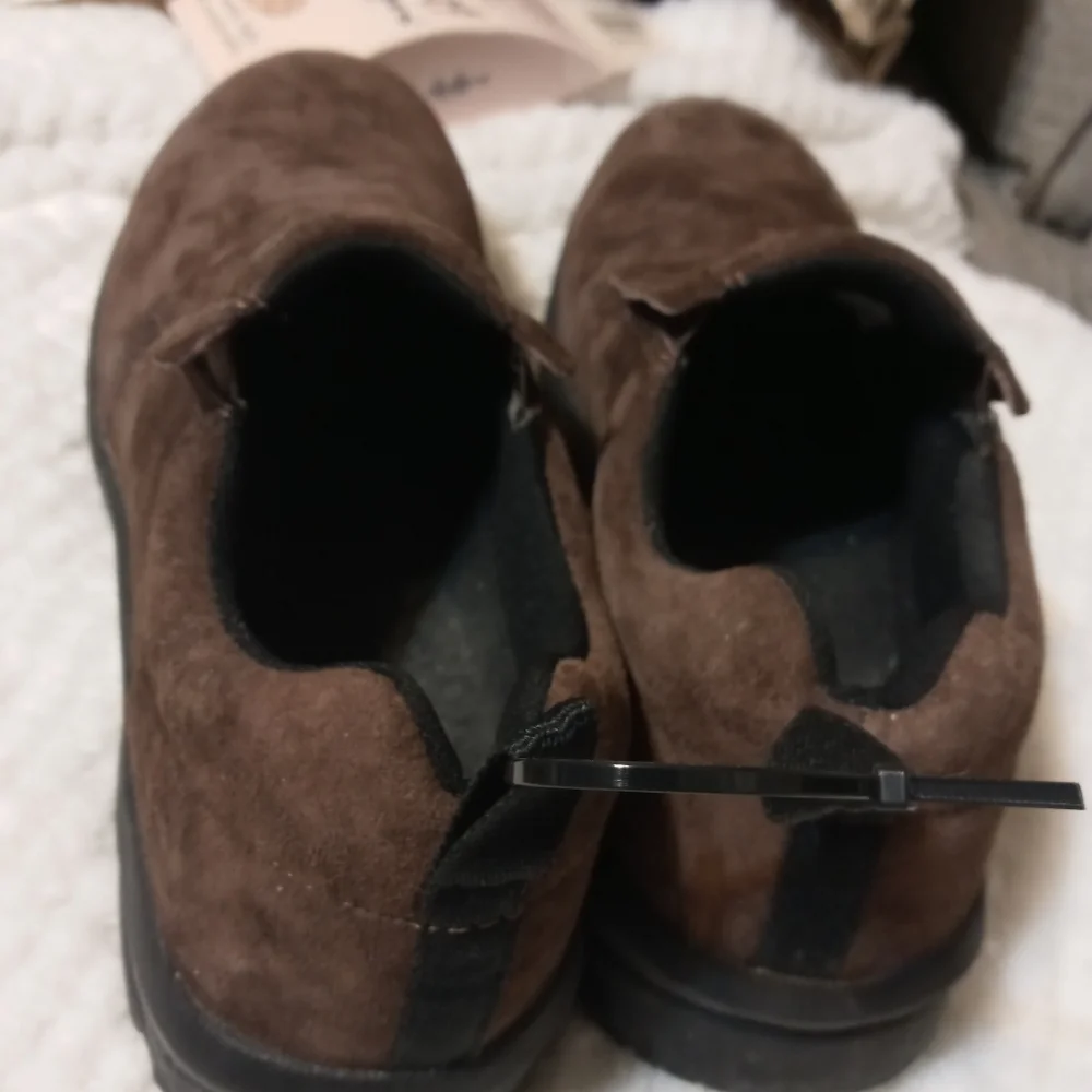 Duluth trading co. Men's brown Suede Slip on leather uppers Hiking walking shoes